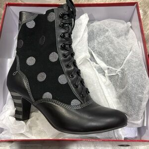 Lola Ramona booties | Size 41 US 11 | Black & Silver | Side Zip | Leather&Suede
